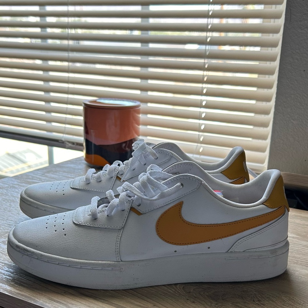 W NIKE COURT BLANC